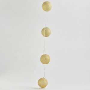 ΣΕΙΡΑ, 10 LED 5mm, ΧΡΥΣΕΣ ΥΦΑΣΜΑΤΙΝΕΣ ΜΠΑΛΕΣ 6cm, ΜΠΑΤΑΡΙΑΣ 2xAA, ΧΡΟΝΟΔΙΑΚΟΠΤΗ, ΔΙΑΦΑΝΟ PVC ΚΑΛΩΔΙΟ, ΘΕΡΜΟ ΛΕΥΚΟ ΑΝΑ 15cm, ΠΡΟΕΚΤΑΣΗ ΠΑΡΟΧΗΣ 30cm, IP20