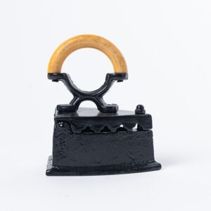 ΔΙΑΚΟΣΜΗΤΙΚΟ ΜΑΝΤΕΜΕΝΙΟ ΣΙΔΕΡΟ ΜΕ ΞΥΛΙΝΗ ΛΑΒΗ ΓΚΡΙ-ΦΥΣΙΚΟ 10x6x12.5cm